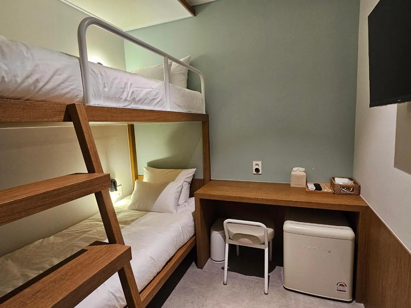 Huga Inn Seoul Hostel